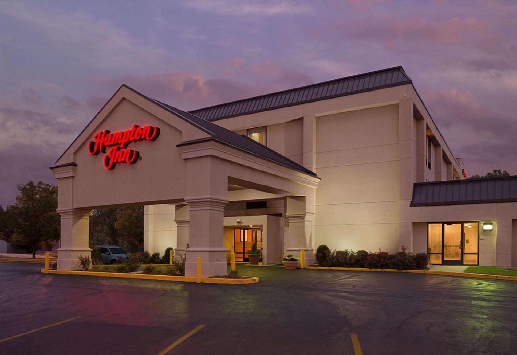 La Quinta Inn & Suites By Wyndham St Louis Route 66 Windsor Springs エクステリア 写真